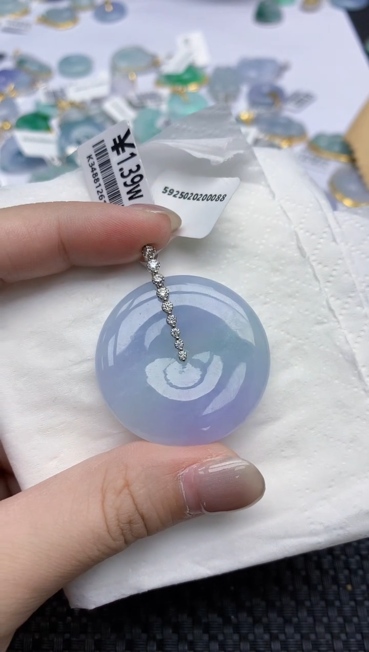 【闪购商品】翡翠颈饰18K金镶嵌天然翡翠A货