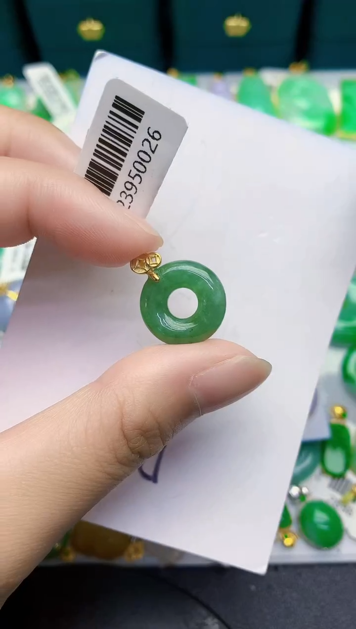 翡翠未镶嵌颈饰天然缅甸a货翡翠