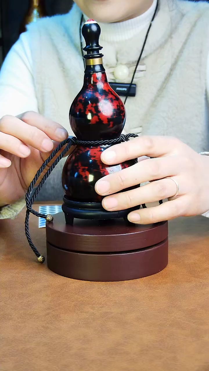 【闪购商品】209直播一物一图大漆酒葫芦送底座