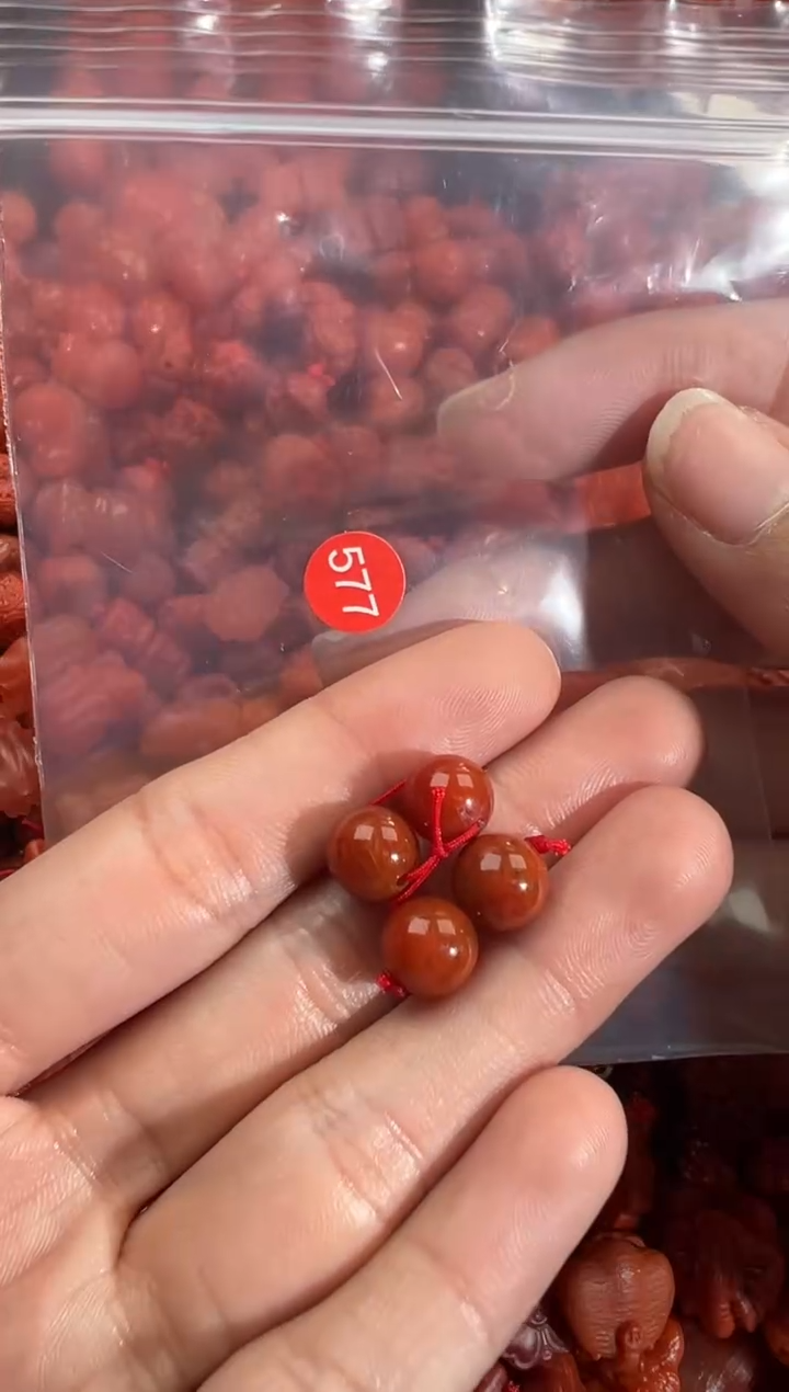 南红玛瑙未镶嵌颈饰1