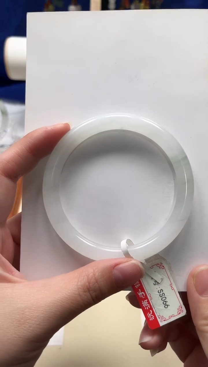 【闪购商品】石英质玉手镯未镶嵌SS066