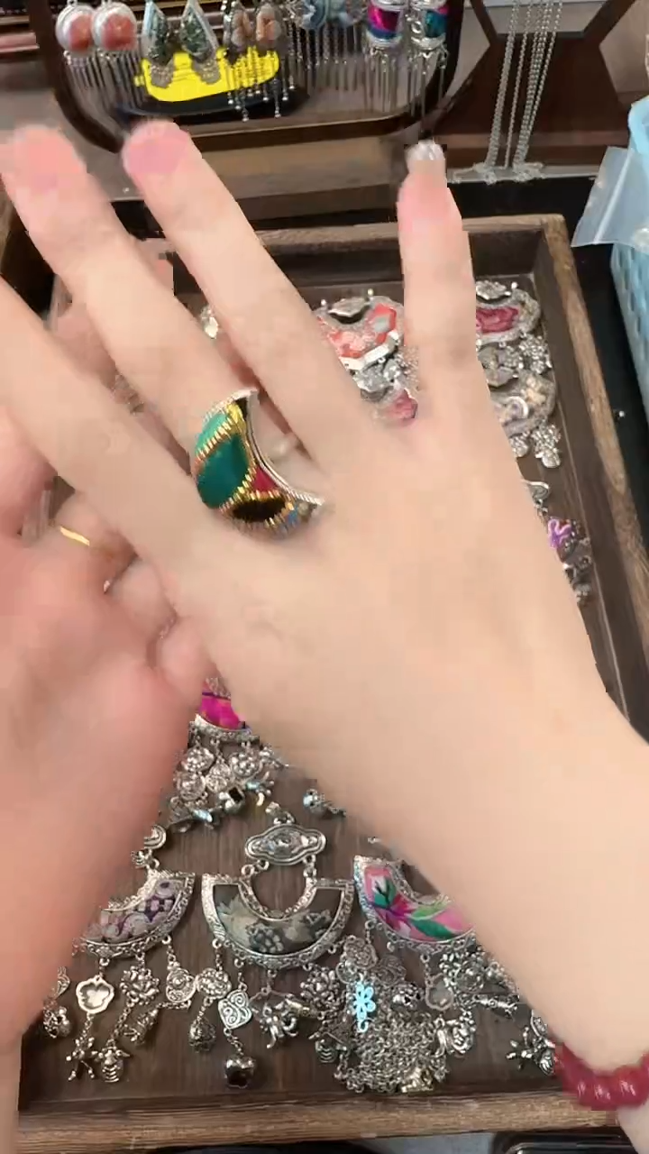 织绣云织谣老绣饰品  318