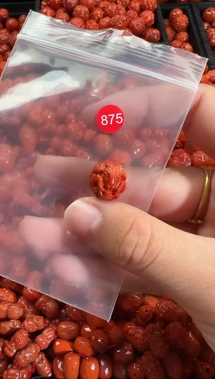 颈饰未镶嵌南红玛瑙1