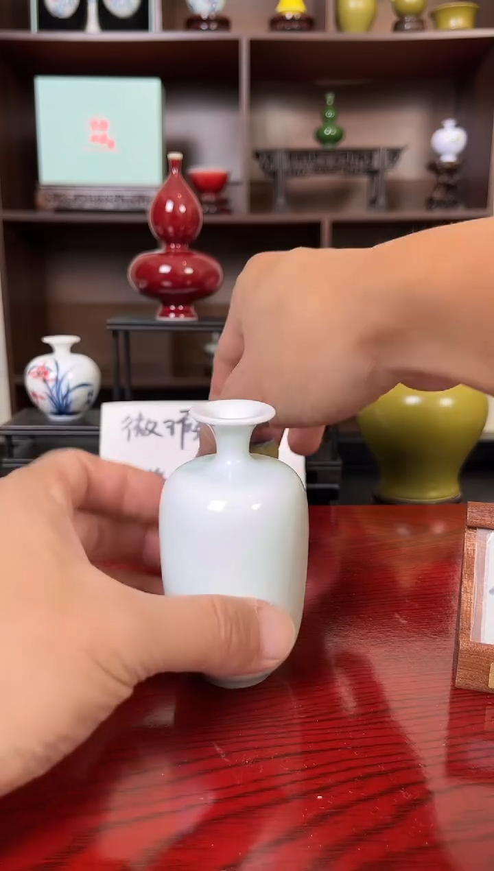 摆件瓷12.12晚微瑕小花瓶摆件