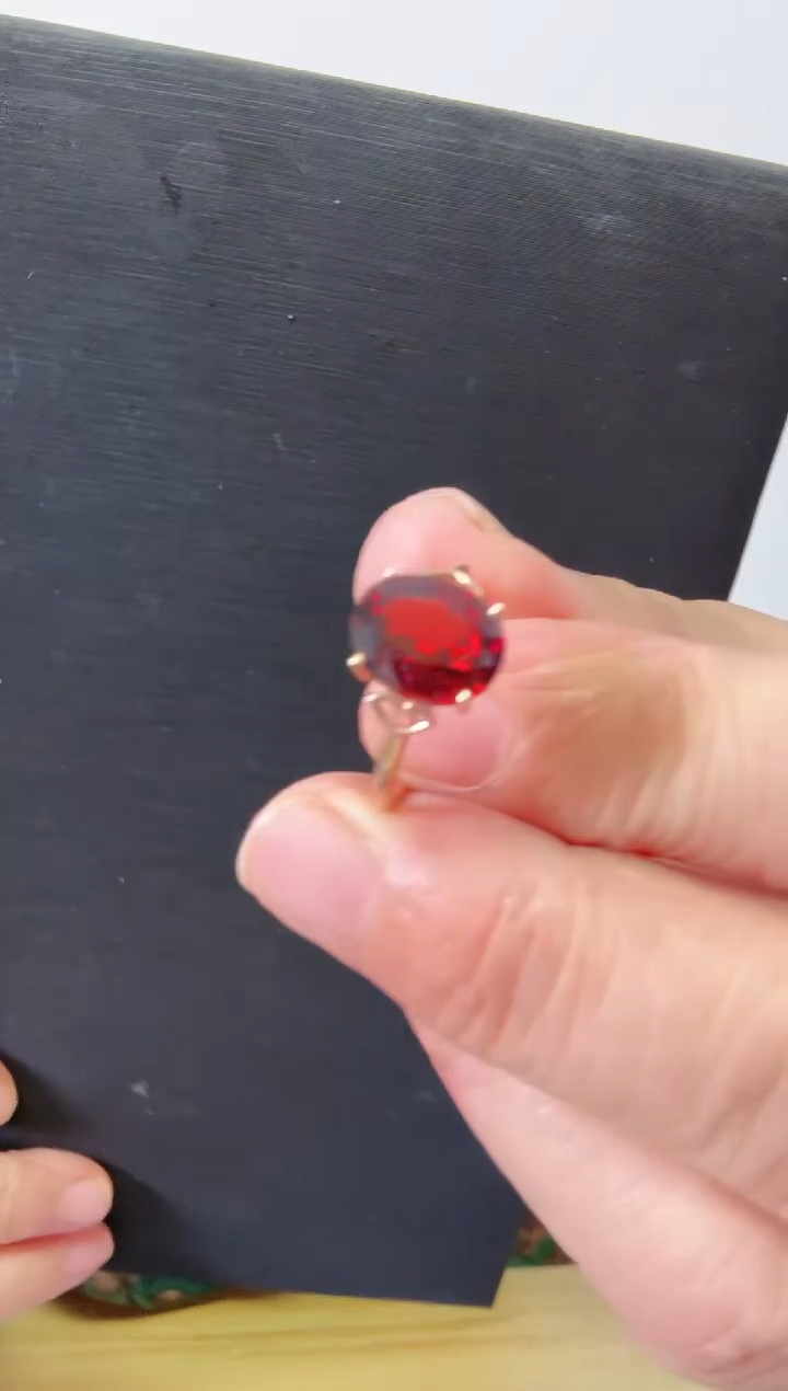石榴石戒指18K金镶嵌戒指仓库