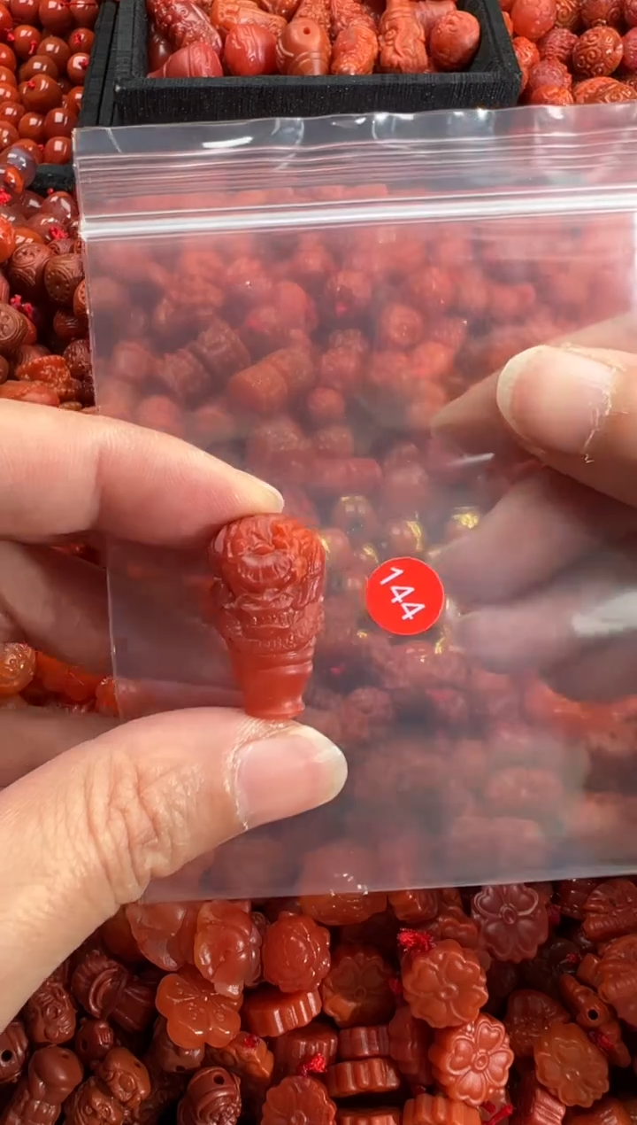 【闪购商品】南红玛瑙未镶嵌颈饰1