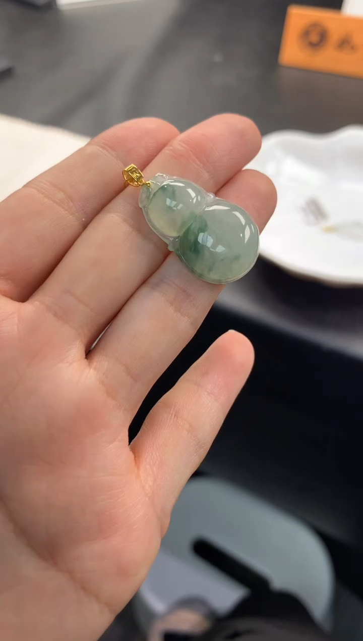 【闪购商品】翡翠吊坠(赠链)18K金镶嵌FA340 大葫芦多样性发其一