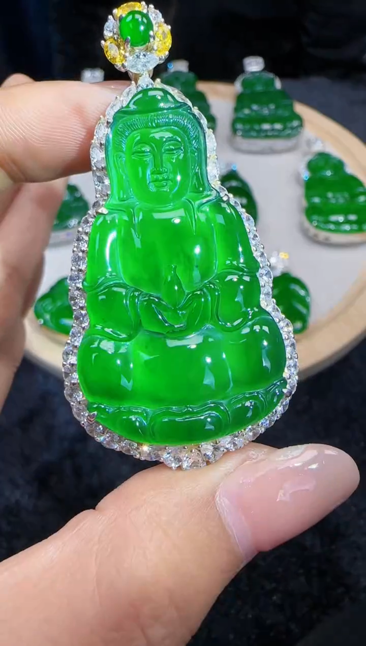 未镶嵌定制翡翠翡翠吊坠80