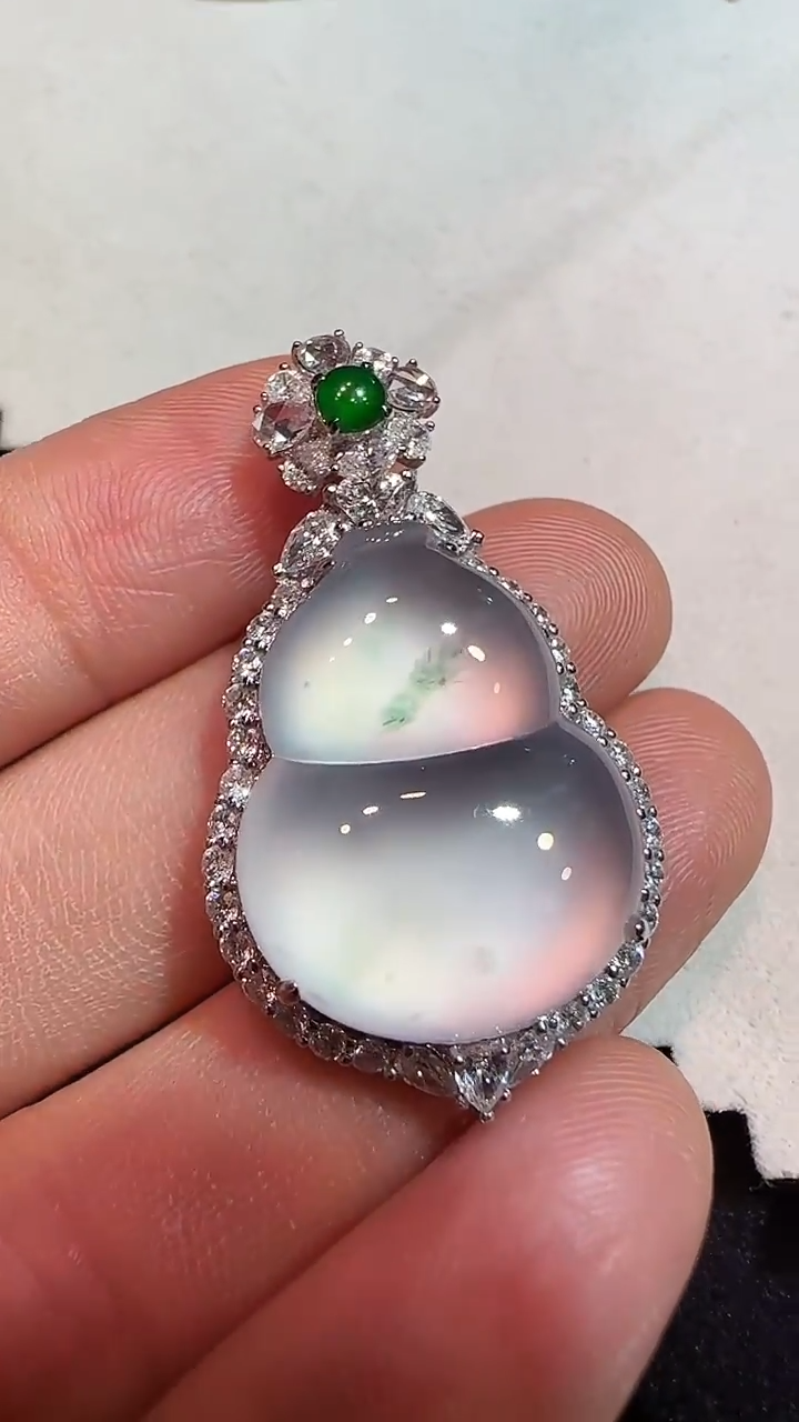 【闪购商品】翡翠吊坠(不含链)18K金镶嵌吊坠