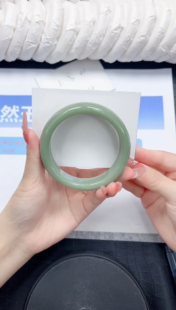 石英质玉手镯未镶嵌129-58