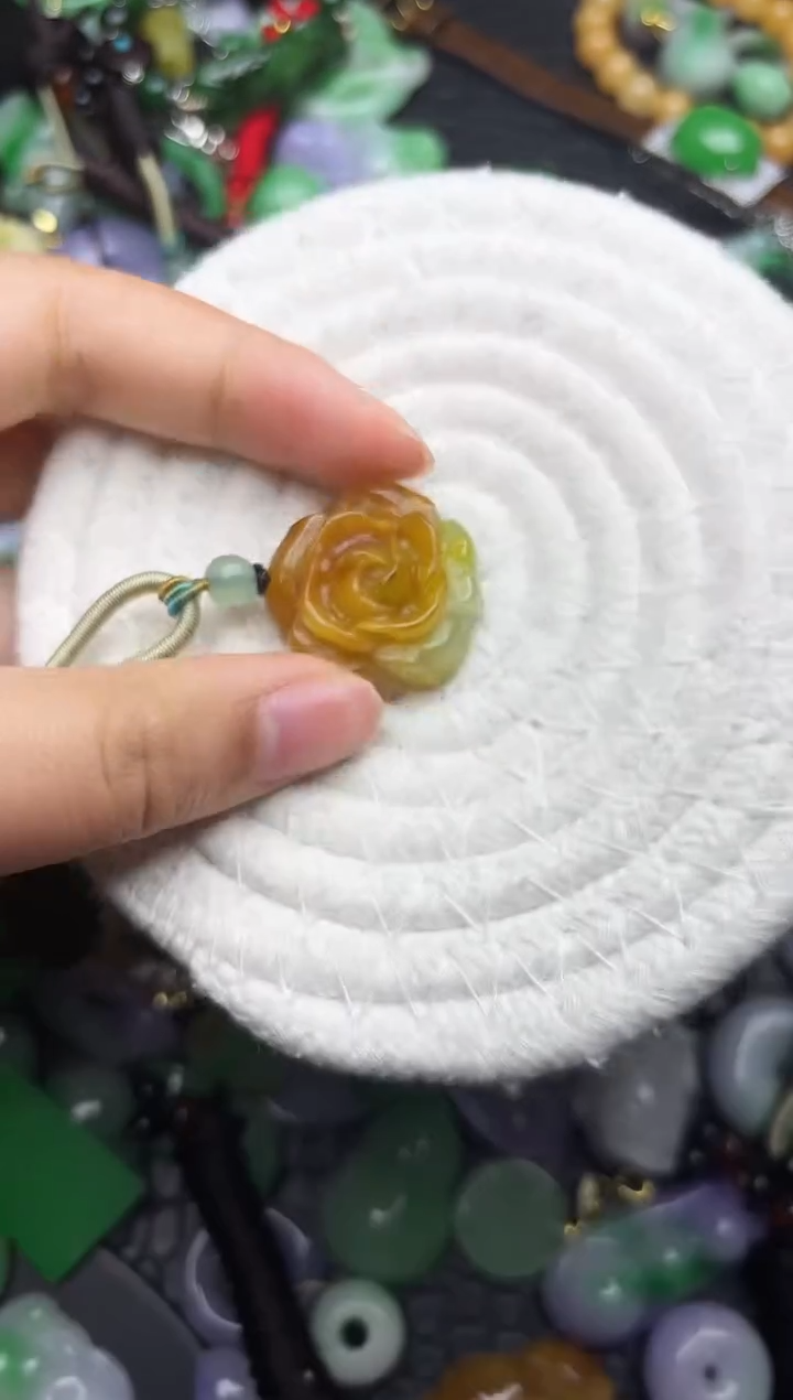 颈饰未镶嵌翡翠缅甸翡翠吊坠
