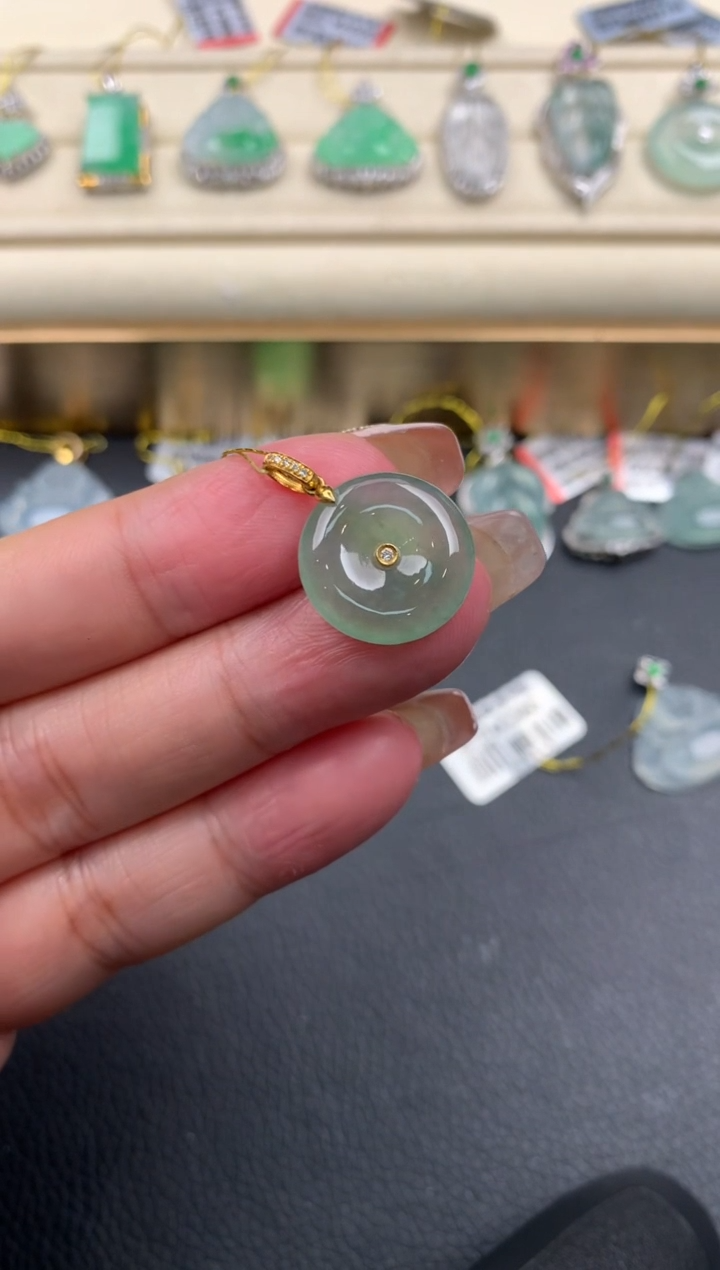 【闪购商品】翡翠颈饰18K金镶嵌Q102     