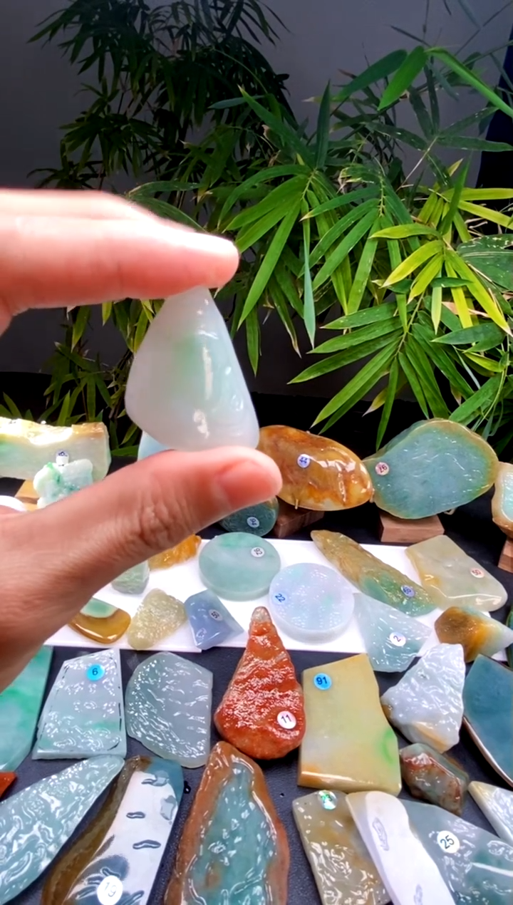 【闪购商品】定制翡翠未镶嵌翡翠