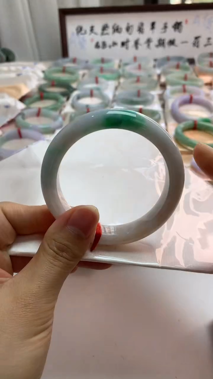 未镶嵌手镯翡翠56.9带色