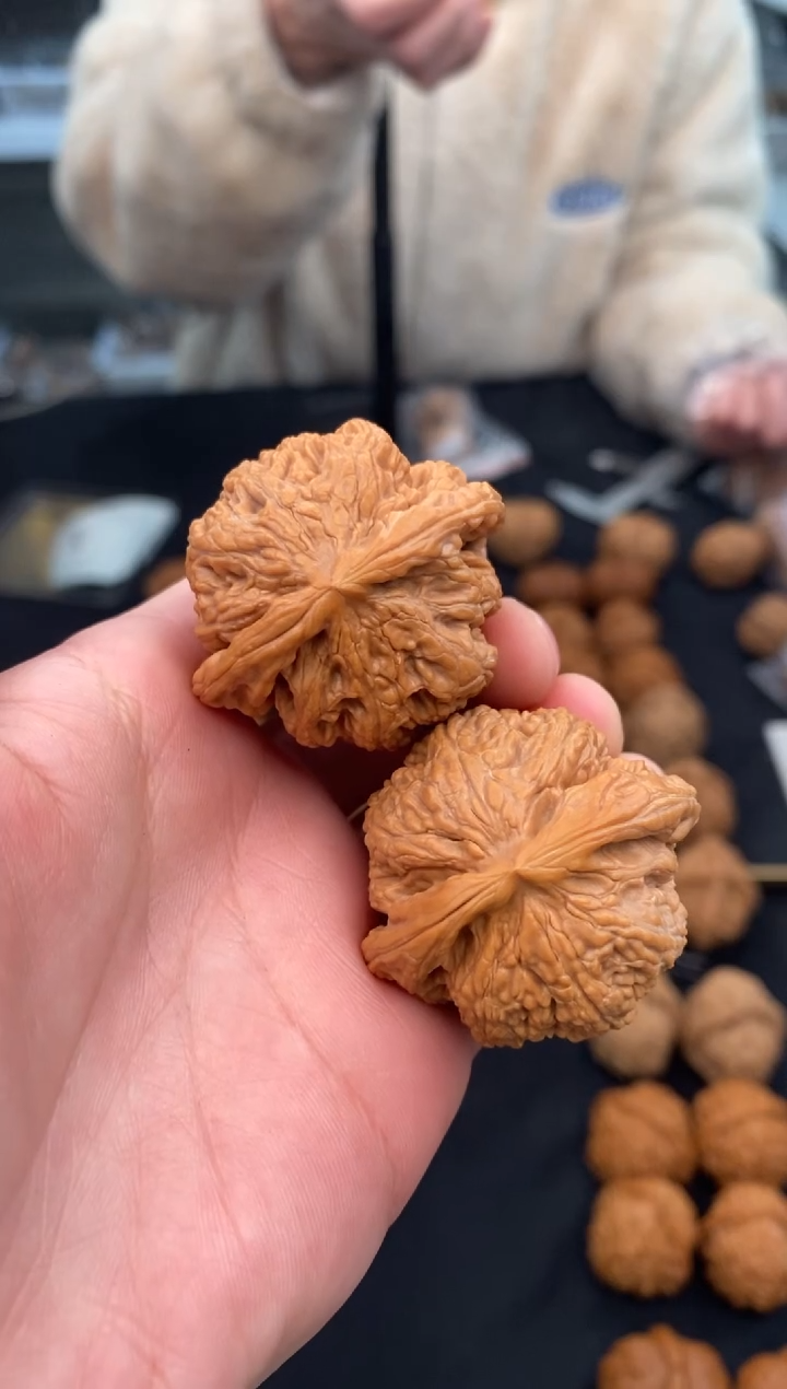 【闪购商品】文玩核桃把件肉球筋40-t665