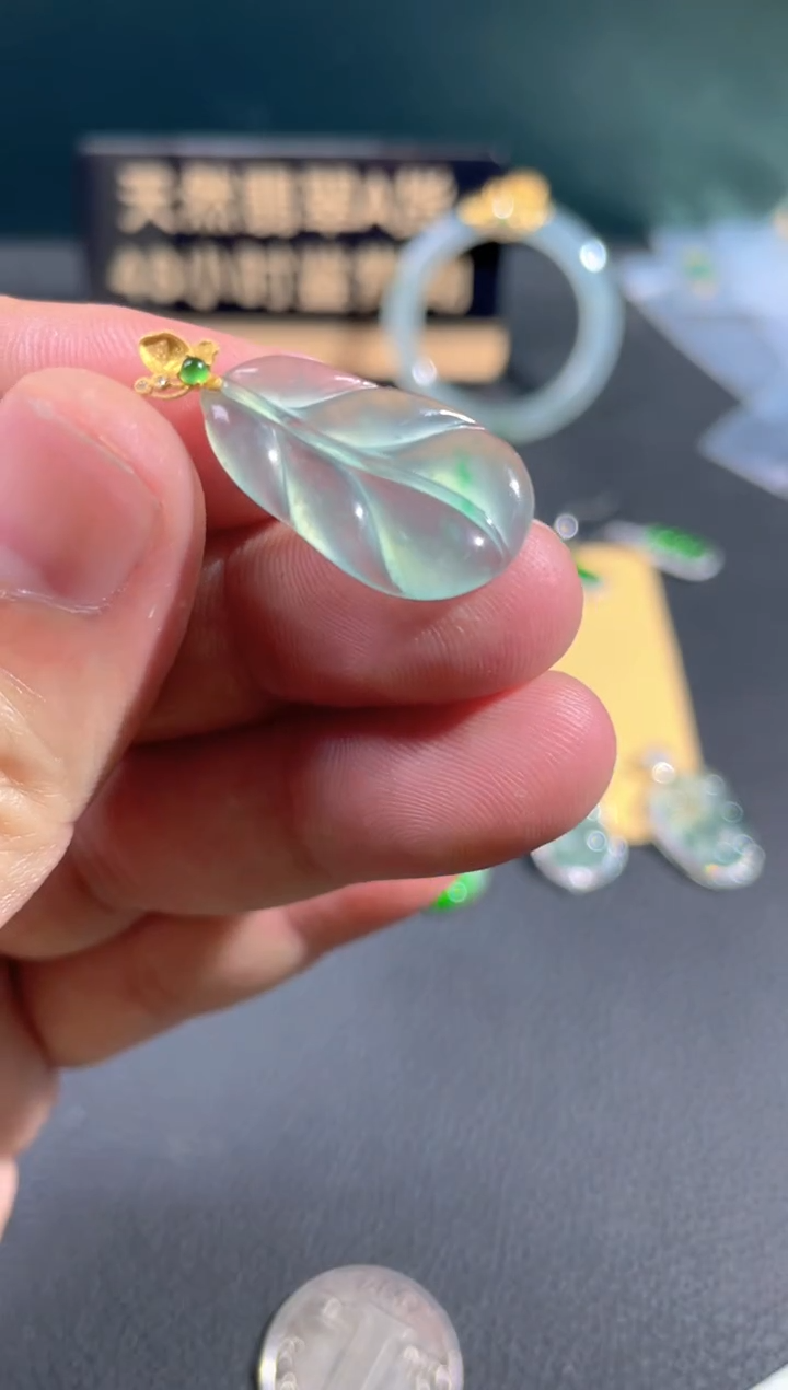 【闪购商品】翡翠颈饰18K金镶嵌翡翠