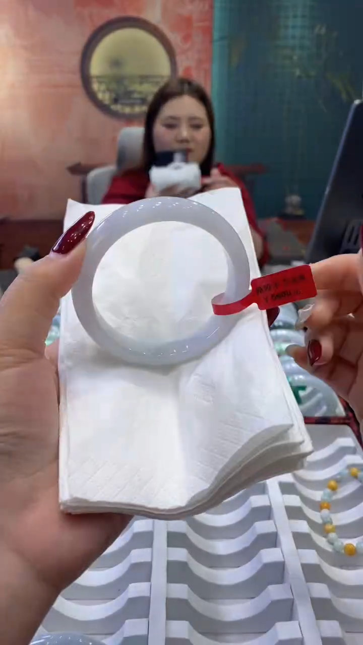 【闪购商品】翡翠手镯未镶嵌多人0017565