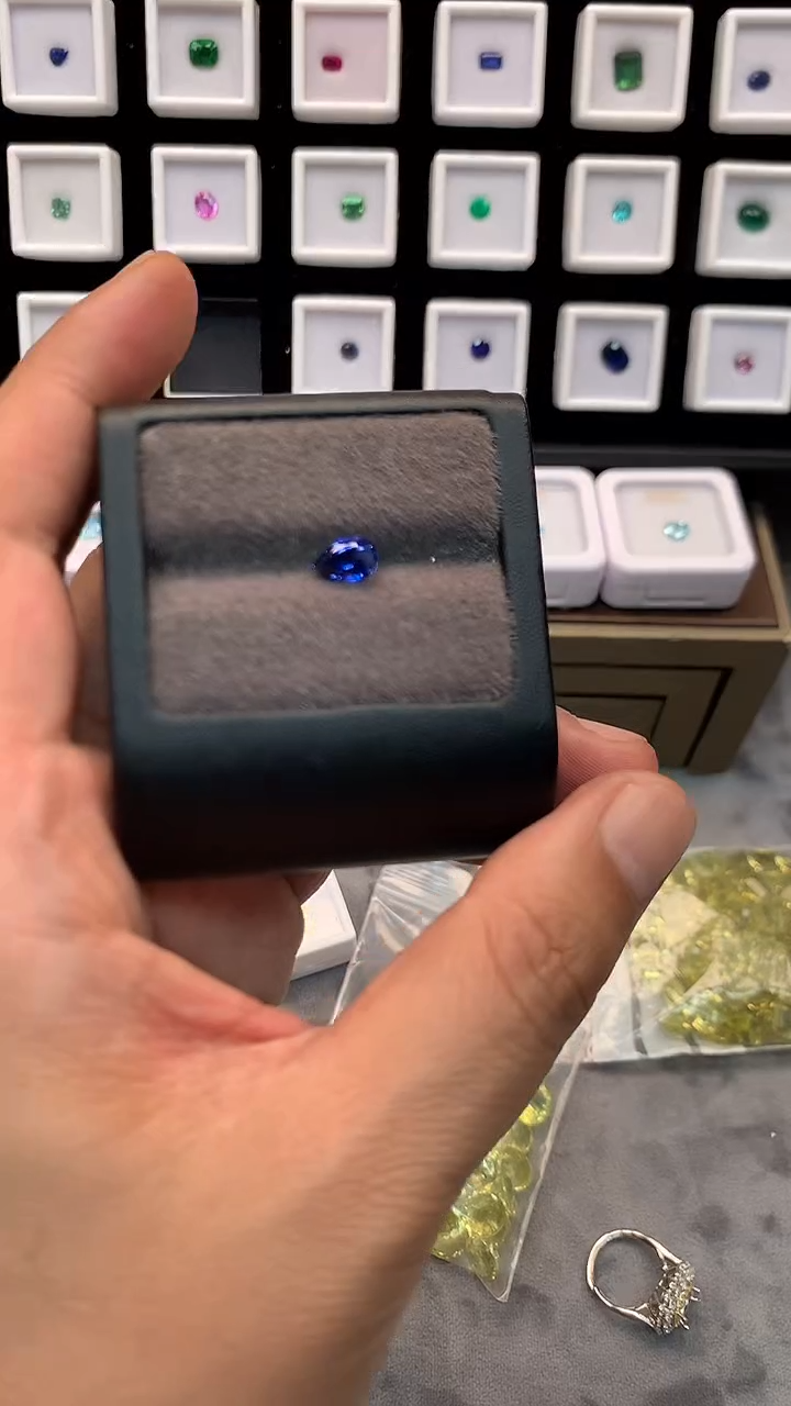 蓝宝石裸石未镶嵌2.15克拉