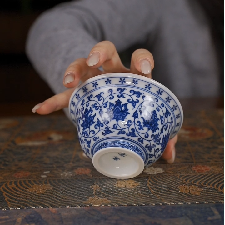 窑茗缠枝莲压手杯（狮心）