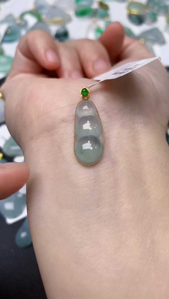 颈饰18K金镶嵌翡翠天然缅甸A货翡翠