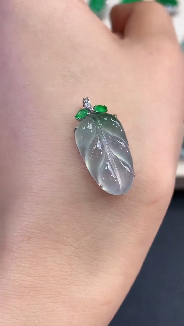 【闪购商品】翡翠吊坠(不含链)18K金镶嵌B35    