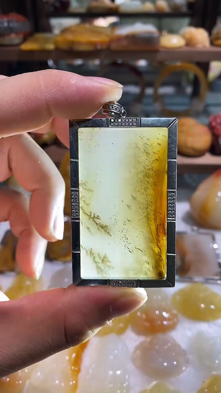 银S925镶嵌石英质玉（黄龙玉）吊坠(不含链)黄龙玉水草花牌