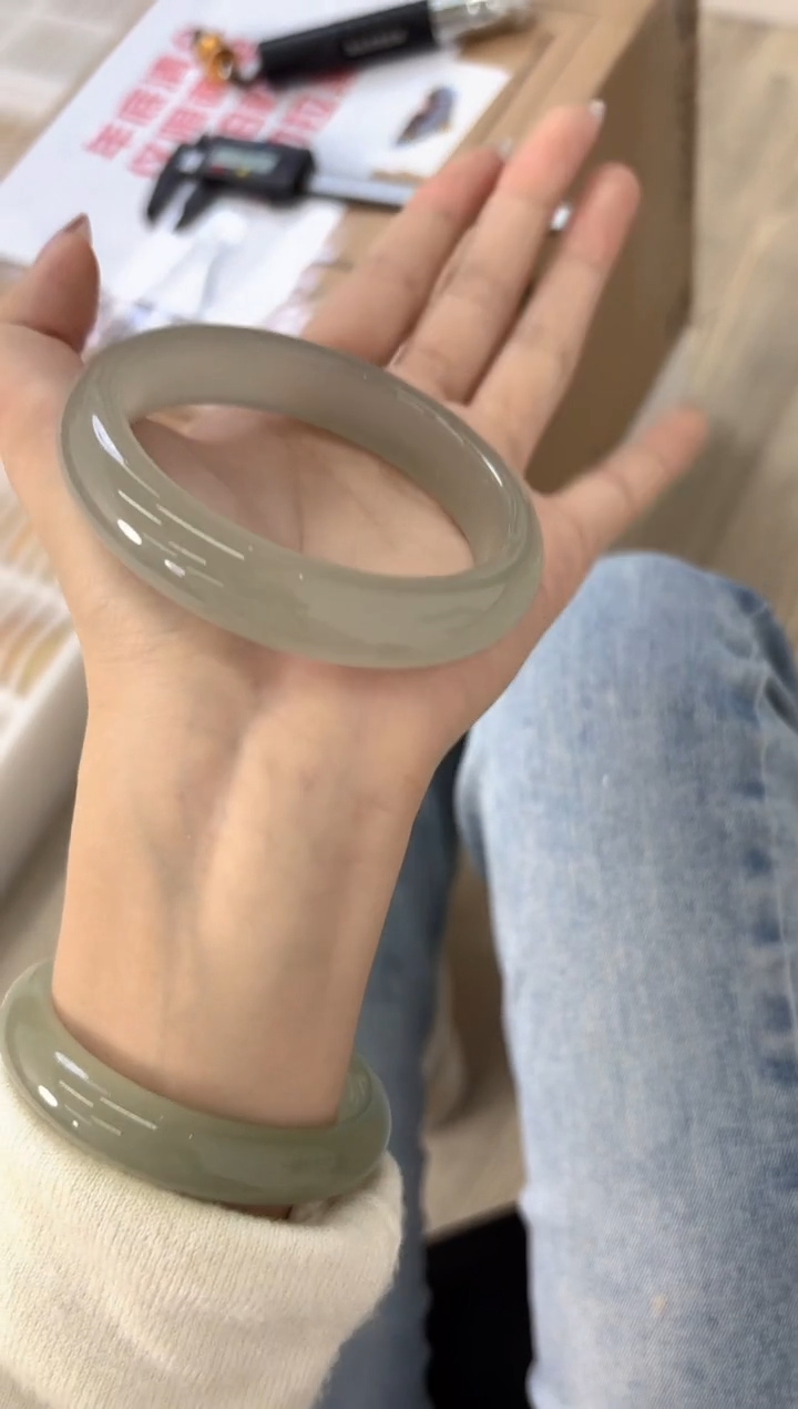 未镶嵌手镯石英质玉79-60D