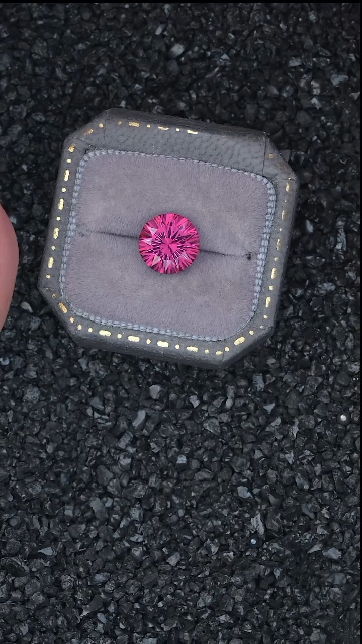 【闪购商品】石榴石裸石未镶嵌2.4克拉