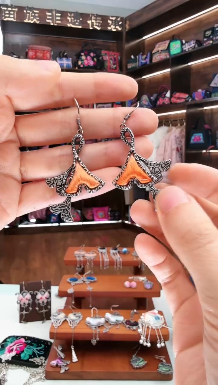 【闪购商品】织绣104蚩梦苗族古绣