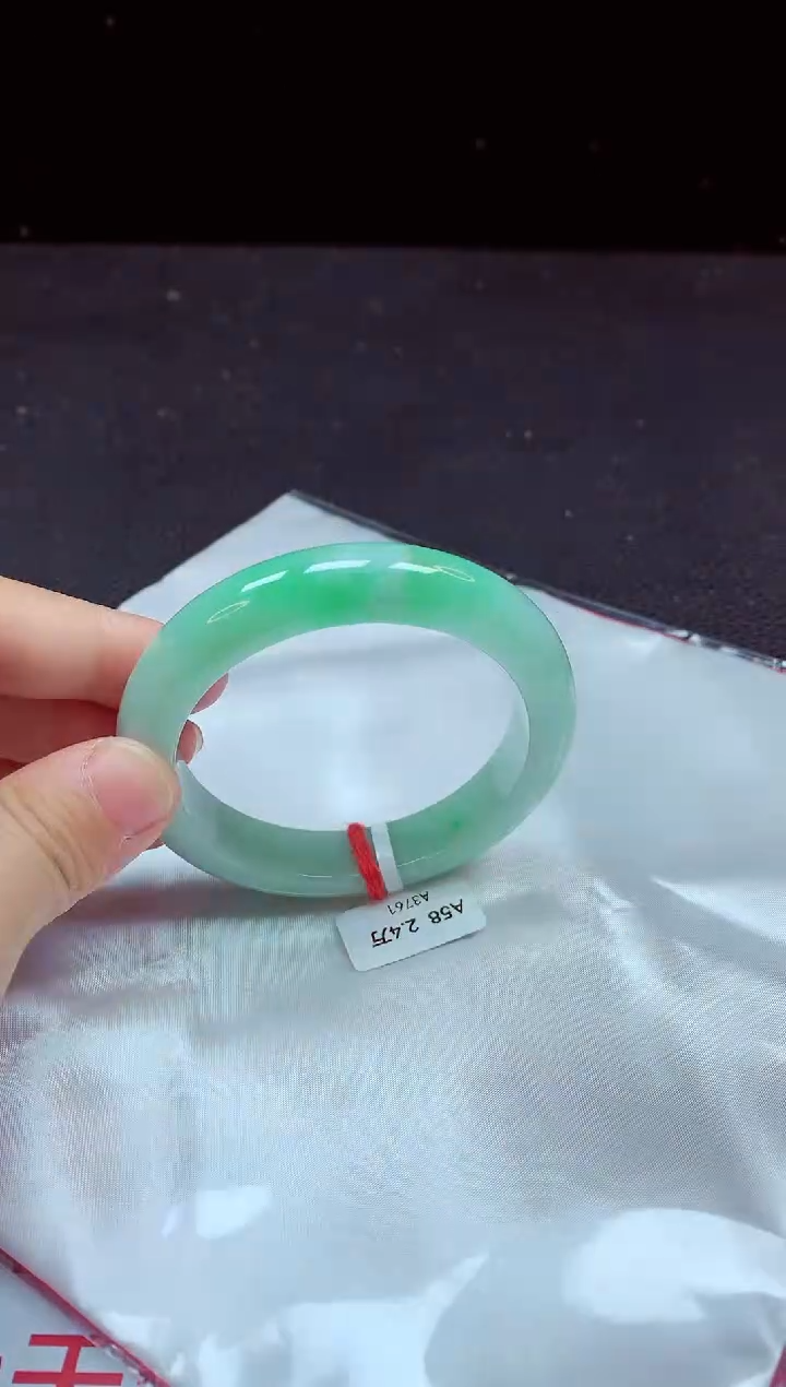【闪购商品】翡翠手镯未镶嵌镯子58+