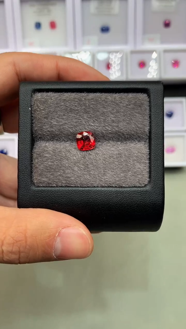 【闪购商品】定制尖晶石裸石未镶嵌枕型 火焰红色调尖晶石 1.90ct