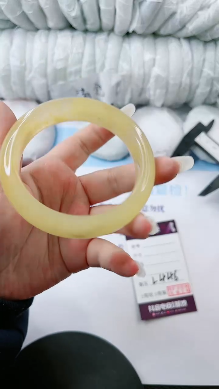 【闪购商品】石英质玉手镯未镶嵌多样性发货L446