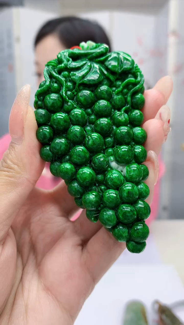 【闪购商品】定制翡翠未镶嵌4852MM-毛货挂件182