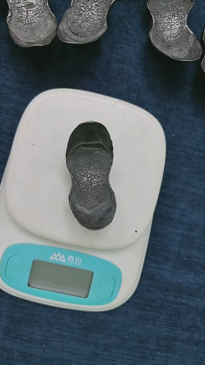 金属K**5艺术品  锦衣卫三两