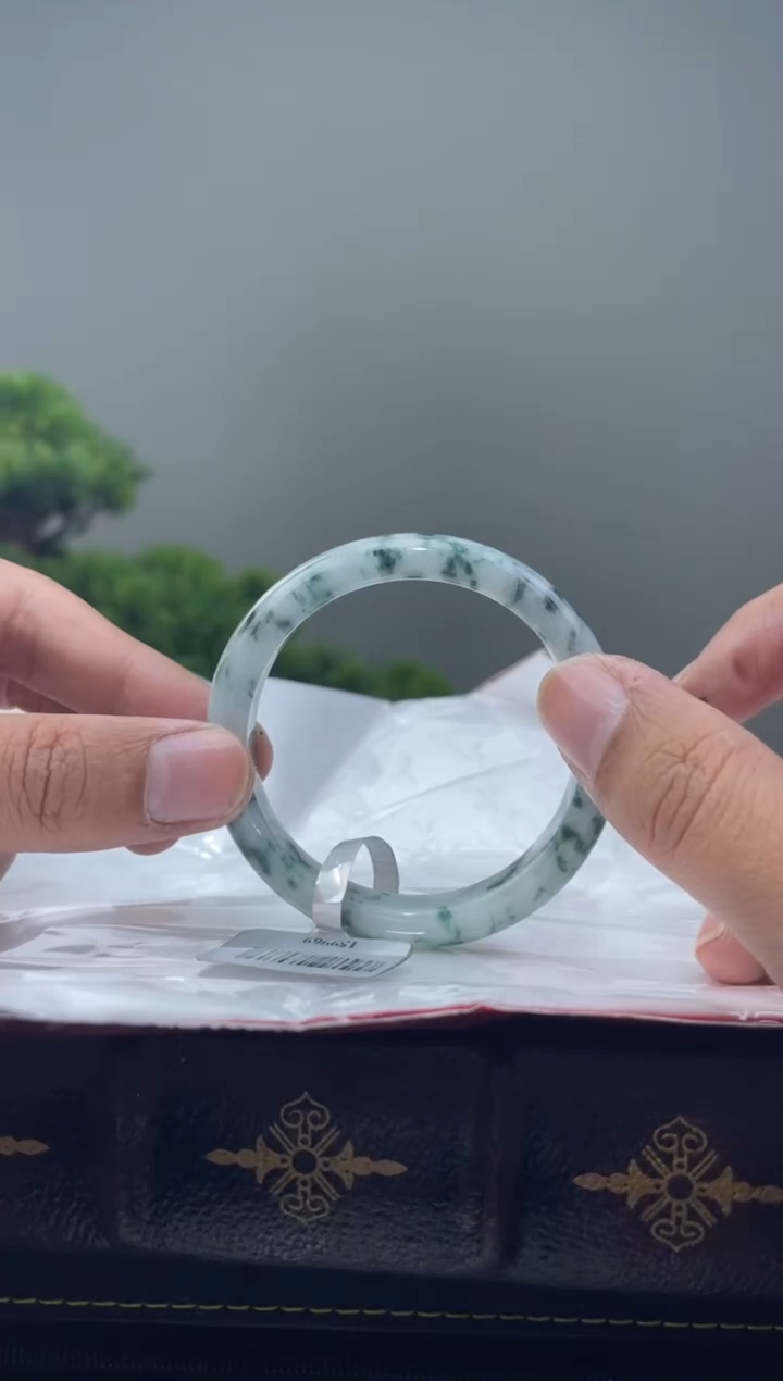 【闪购商品】翡翠手镯未镶嵌1手镯