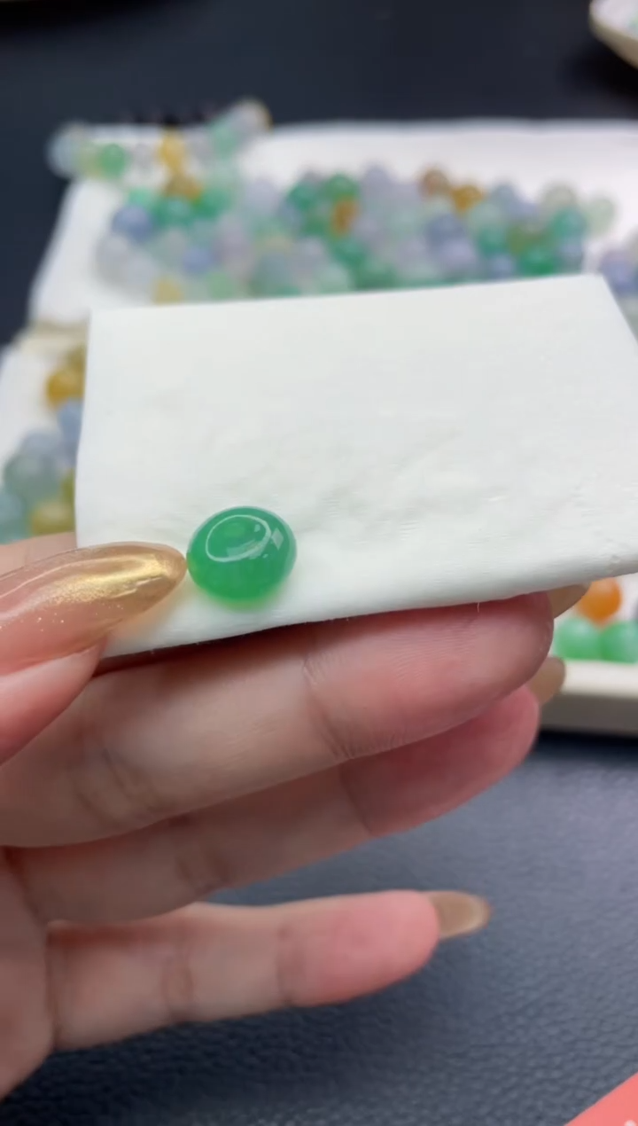 未镶嵌定制翡翠倚*轩珠子