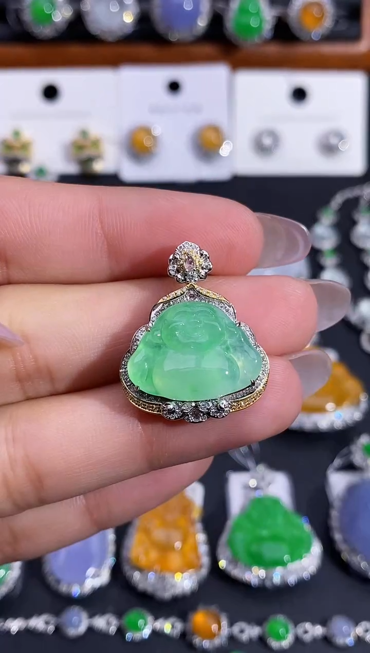 【闪购商品】翡翠颈饰18K金镶嵌吊坠