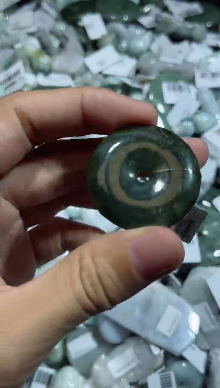 【闪购商品】翡翠颈饰未镶嵌00002595