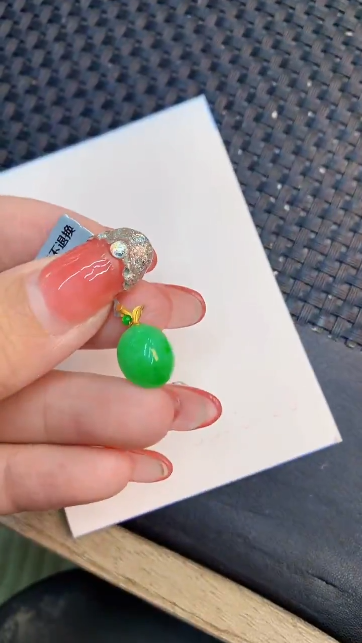 颈饰18K金镶嵌翡翠1