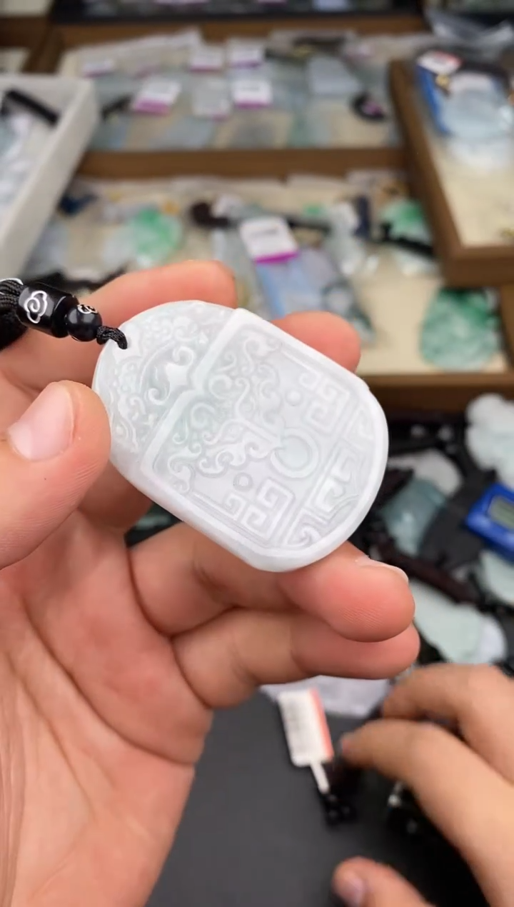 【闪购商品】翡翠颈饰未镶嵌  天然翡翠，一物一图