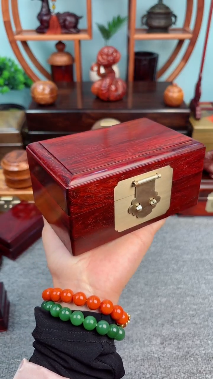 【闪购商品】老板娘推荐小叶翻盖盒