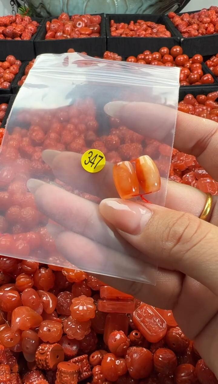 颈饰未镶嵌南红玛瑙1