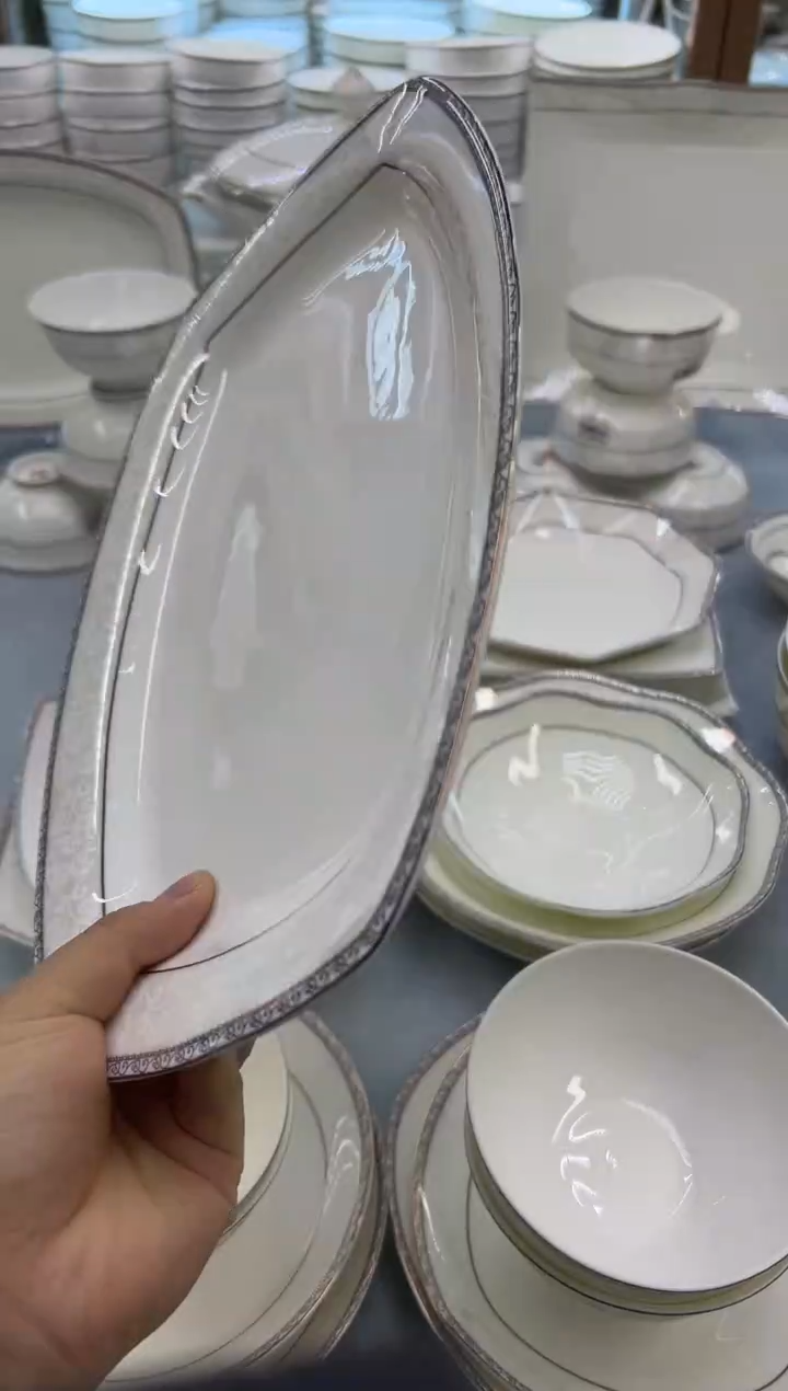 骨瓷 玲珑12方鱼1个