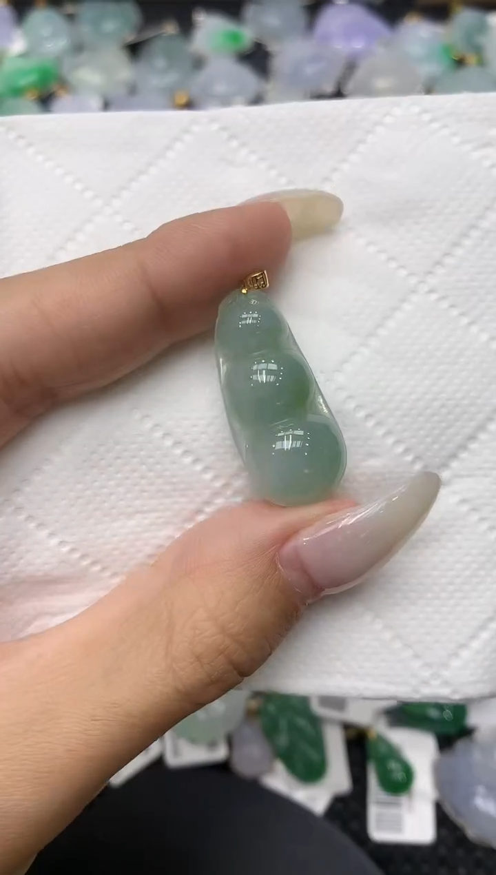 颈饰18K金镶嵌翡翠1