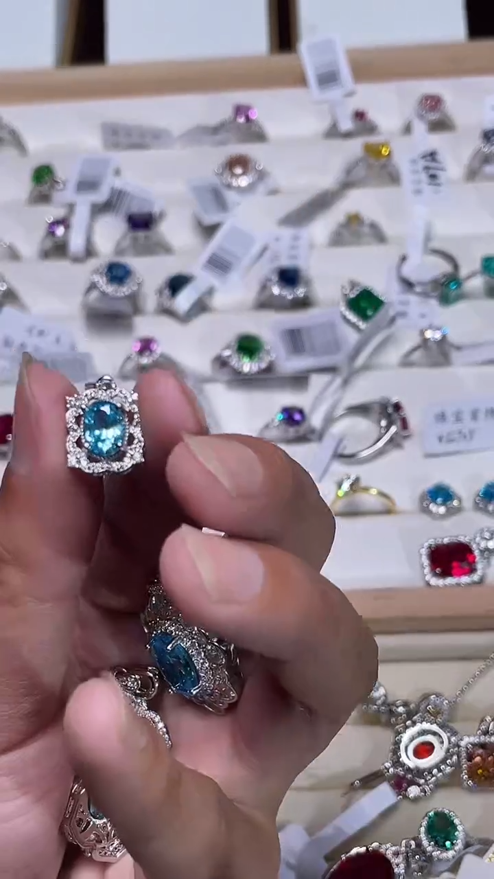 合金合成钻石湖水蓝吊坠