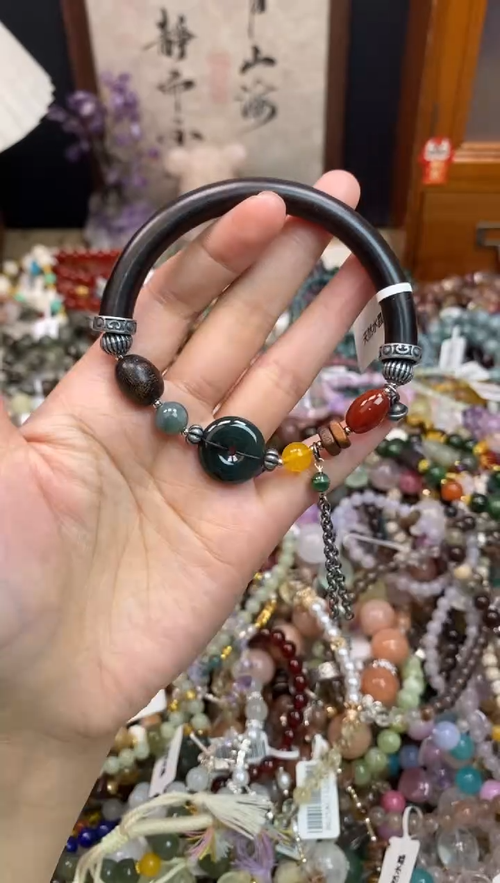 未镶嵌翡翠手饰394