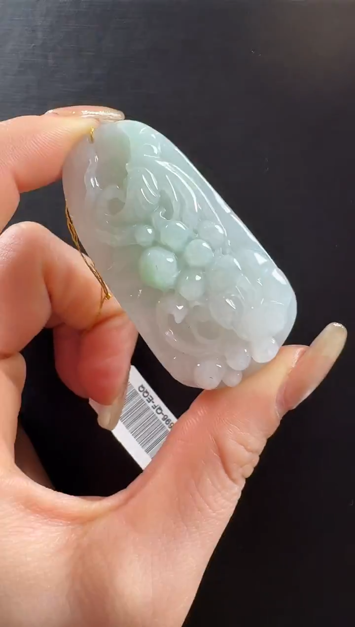 颈饰未镶嵌翡翠报喜鸟