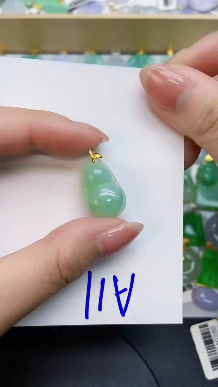 翡翠18K金镶嵌颈饰0000000000