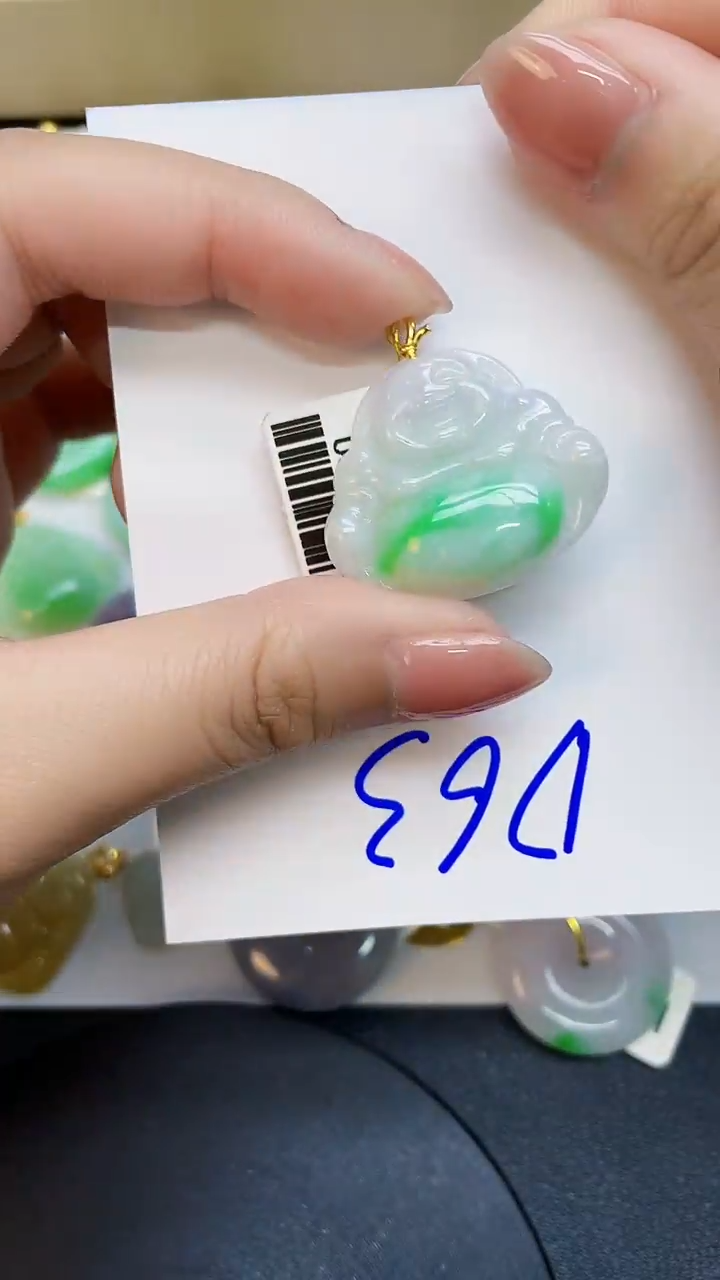 翡翠18K金镶嵌颈饰0000000000