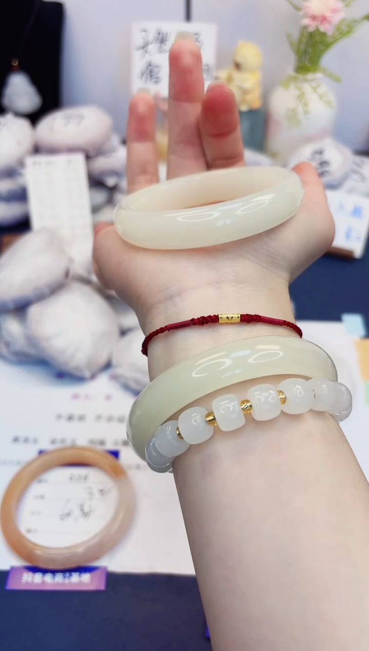 【闪购商品】石英质玉手镯未镶嵌39-玉兰白-圈口57